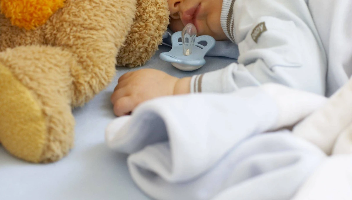 ​Matka grała w gry komputerowe z partnerem, gdy jej małe dziecko leżało w łóżeczku i umierało. 22-miesięczna dziewczynka była ciężko pobita.