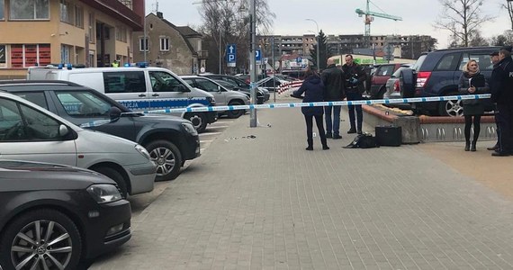 Dwie kobiety zostały ranione nożem na parkingu przed komendą miejską policji w Białymstoku. Sprawca został zatrzymany. Informację o tym zdarzeniu dostaliśmy na Gorącą Linię RMF FM. 