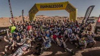 Runmageddon Sahara oficjalnie rozpoczęty. Uczestnicy pokonali pustynię kamienistą
