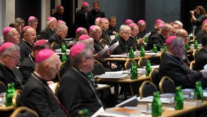 Biskupi przeciwko karcie LGBT+. „Nie liczy się z prawdą o ludzkiej naturze” 