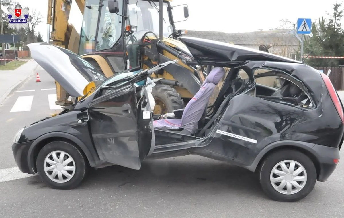 Policjanci z Łukowa na Lubelszczyźnie badają okoliczności wypadku, do którego doszło we wtorek w Bystrzycy na drodze wojewódzkiej nr 808. Kierująca oplem 30-latka wjechała na stalową linę, którą ciągnik rolniczy holował koparkę. Kobieta została ciężko ranna. Teraz policjanci sprawdzają między innymi, czy "hol" był zgodny z obowiązującymi przepisami.