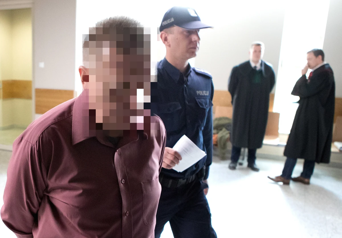 Wyrok 25 lat więzienia za zabójstwo żony usłyszał w Krakowie 52-letni Paweł W. Do zdarzenia doszło pod koniec października 2017 r. w jednym z domów w Niepołomicach.