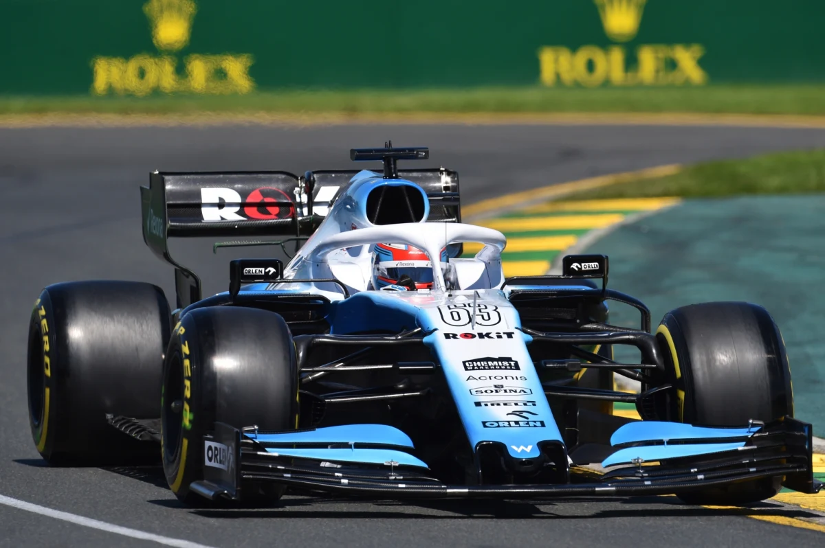 Robert Kubica miał najgorszy czas okrążenia w drugiej sesji treningowej przed Grand Prix Formuły 1 w Melbourne. Tuż przed nim uplasował się drugi z kierowców Williamsa - Brytyjczyk George Russell. Najszybszy był ponownie broniący tytułu Lewis Hamilton (Mercedes GP).
