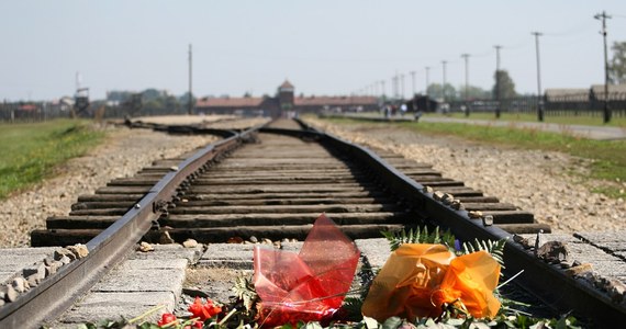 Już miesiąc minął od słów amerykańskiej dziennikarki MSNBC, która mówiła na antenie o "walce Żydów z polskim reżimem w getcie warszawskim". Andrea Mitchell przeprosiła za nie na Twitterze, Instytut Pamięci Narodowej domagał się jednak przeprosin na antenie. W przeciwnym razie IPN zapowiadał pozew cywilny przeciwko stacji. Pozwu jednak wciąż nie ma.