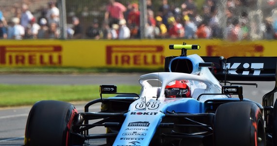 Robert Kubica nie miał szczęścia w walce o pole position przed Grand Prix Formuły 1. Uderzenia w bandę, przebita opona, wypadnięcie na trawę, przyblokowanie rywala w Melbourne – sprawiły, że Polak uzyskał najgorszy kwalifikacji czas i nie weźmie udziału w dalszej rywalizacji.