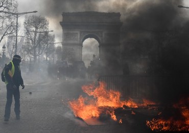 Zamieszki w centrum Paryża. Z trudem uratowano matkę z dzieckiem