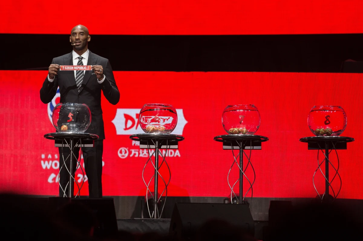 Reprezentacja Polski koszykarzy spotkaniem z Wenezuelą, najwyżej rozstawioną w rankingu FIBA drużyną z grupy A (20. miejsce), rozpocznie rywalizację w mistrzostwach świata (31 sierpnia - 15 września). Biało-czerwoni wystąpią w czempionacie globu po 52 latach nieobecności.
