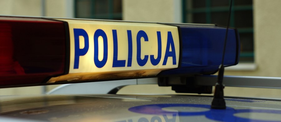 Policjanci z Torunia badają sprawę nocnej bójki przed jednym z lokali przy ulicy Chełmińskiej. Jeden z mężczyzn biorących udział w tym zdarzeniu zmarł w szpitalu. 