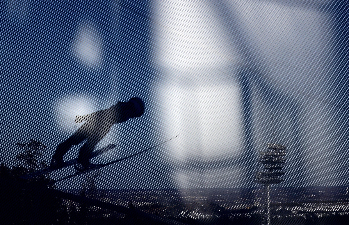 Trener polskich skoczków narciarskich Stefan Horngacher wciąż unika odpowiedzi na pytanie o decyzję w sprawie przejęcia reprezentacji Niemiec w kolejnym sezonie. "Przed Planicą na pewno będziemy o krok bliżej" - zaznaczył Austriak.
