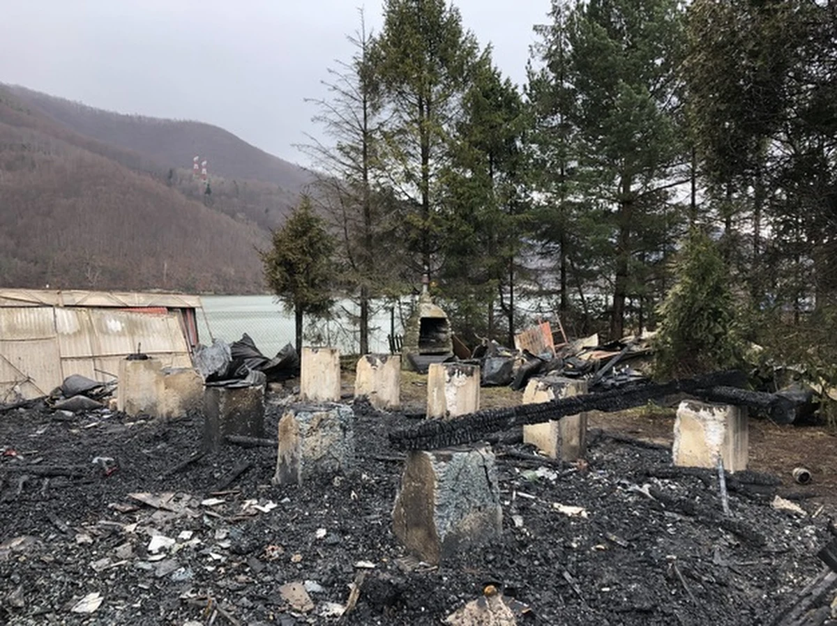 Policja kieruje do prokuratury sprawę pożaru, w wyniku którego zniszczona została m.in. stanica WOPR-u w Międzybrodziu Bialskim. 