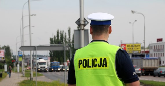 Policjanci z Krakowa ruszyli w pościg nieoznakowanym radiowozem za kierowcą opla, który nie zatrzymał się do kontroli. 