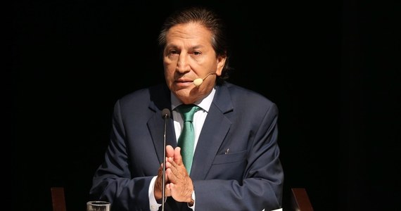 Mieszkający w USA były prezydent Peru Alejandro Toledo został zatrzymany pod zarzutem publicznego pijaństwa. Polityk spędził noc w areszcie, po czym w poniedziałek rano został wypuszczony na wolność. 