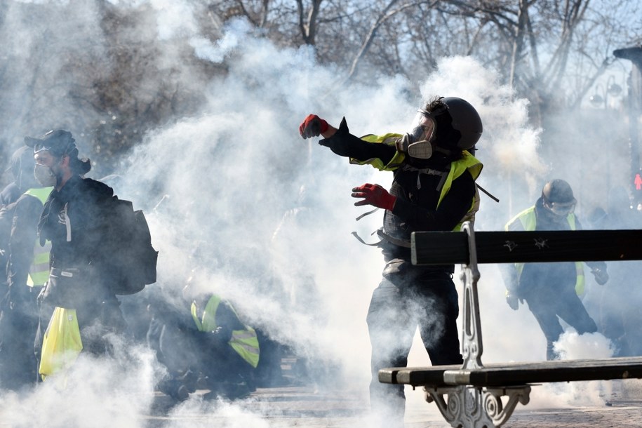 /	JULIEN DE ROSA /PAP/EPA