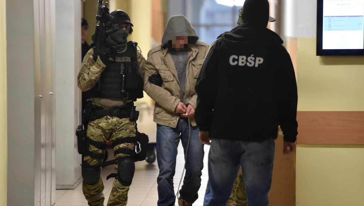 Śledztwo w sprawie zabójstwa małżeństwa Jaroszewiczów zostało przedłużone do 30 czerwca. Do tego czasu został też przedłużony areszt tymczasowy dla wszystkich trzech podejrzanych. Głównemu podejrzanemu postawiono kolejne zarzuty, m.in. zabójstwa innego małżeństwa.