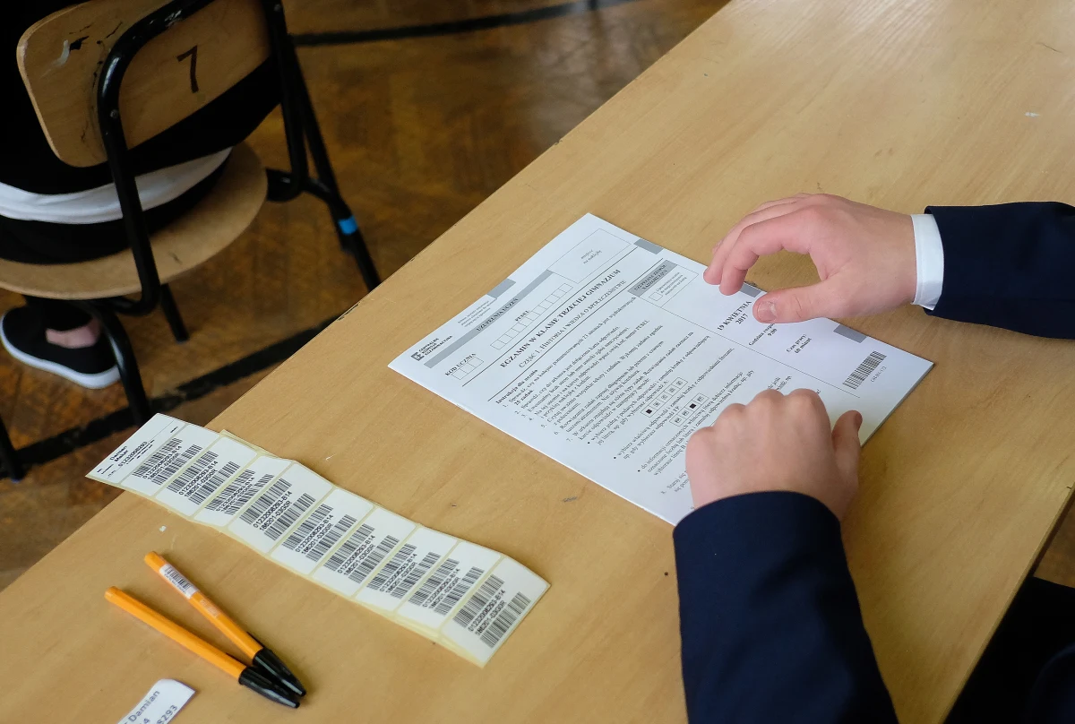 "Każda grupa zawodowa ma prawo do strajku, ale nie można tego robić kosztem uczniów" – napisała Rada Dzieci i Młodzieży Rzeczypospolitej Polskiej i Koalicja Młodzieżowych Rad na rzecz Praw Ucznia w liście otwartym do MEN i do związków nauczycielskich.