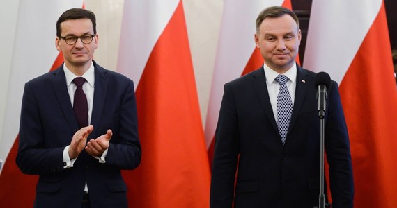 ​W środę wieczorem w Pałacu Prezydenckim odbędzie się spotkanie prezydenta Andrzeja Dudy z premierem Mateuszem Morawieckim w sprawie oczekiwań nauczycieli co do wzrostu ich wynagrodzeń - dowiedziała się nieoficjalnie PAP w Kancelarii Prezydenta RP.