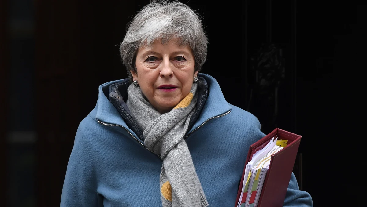 Brytyjska premier Theresa May potwierdziła w Izbie Gmin, że zwróciła się do przewodniczącego Rady Europejskiej Donalda Tuska z wnioskiem o wydłużenie procesu wyjścia z UE do 30 czerwca. Zaznaczyła, że sprzeciwia się dłuższemu opóźnieniu brexitu.