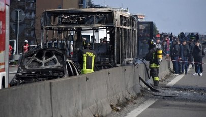 Kierowca porwał autobus z uczniami i podpalił pojazd