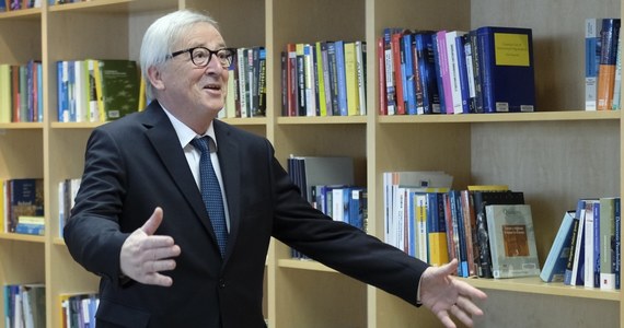 Szef Komisji Europejskiej Jean-Claude Juncker w rozmowie telefonicznej z brytyjską premier Theresą May ostrzegł ją przed wydłużaniem procesu wyjścia Wielkiej Brytanii z UE na okres po wyborach do PE. "Proces wyjścia Wielkiej Brytanii z Unii Europejskiej musi być zakończony do 23 maja. W przeciwnym razie napotkamy trudności instytucjonalne i niepewność prawną” - stwierdził Juncker.