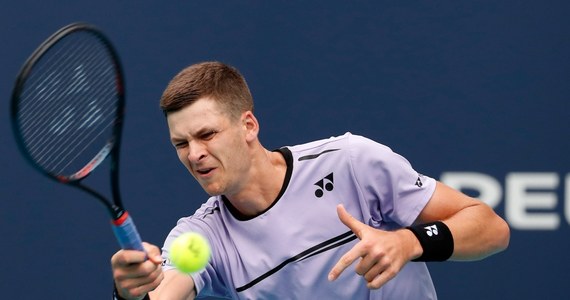 Hubert Hurkacz pokonał włoskiego tenisistę Matteo Berrettiniego 6:4, 6:3 w pierwszej rundzie turnieju ATP rangi Masters 1000 w Miami. Kolejnym rywalem Polaka będzie rozstawiony z numerem trzecim Austriak Dominic Thiem, który w niedzielę wygrał imprezę w Indian Wells.