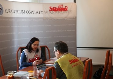 Nauczyciele strajkują w kuratorium w Krakowie. "Cierpliwości nam nie brakuje"