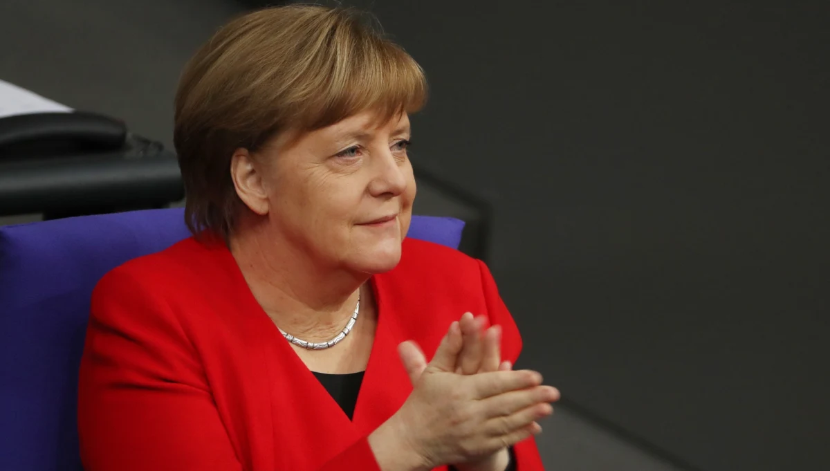 Kanclerz Niemiec Angela Merkel oświadczyła w Bundestagu przed udaniem się na posiedzenie Rady Europejskiej, że wciąż nie wiadomo, jak będzie wyglądał brexit. Zadeklarowała gotowość do rozmów na temat przedłużenia terminu wyjścia Wielkiej Brytanii z UE. 