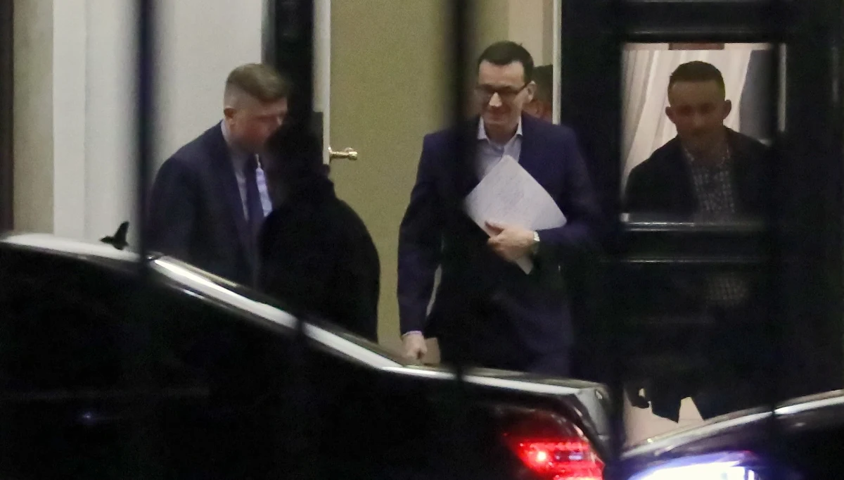 ​Bez efektu zakończyło się wczorajsze spotkanie prezydenta Andrzeja Dudy z premierem Mateuszem Morawieckim w sprawie protestu nauczycieli. Jak dowiedział się reporter RMF FM Mariusz Piekarski, nie ustalono żadnych konkretnych działań, które mogłyby nie dopuścić do strajku nauczycieli. Kancelaria prezydenta, z którego inicjatywy doszło do spotkania, nie komentuje jego efektów.