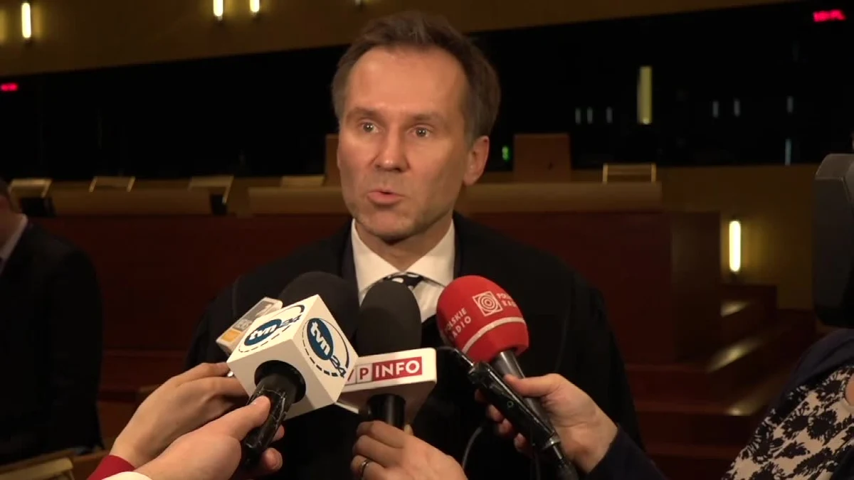 Po lekturze wyroków dyscyplinarnych sędziego Tomasza Szafrańskiego czytelnik czuje ulgę, że parokrotnie obwiniony sędzia już nie orzeka. Potem wpada się w zdumienie, że człowiek z taką historią, już jako prokurator, reprezentuje Prokuratora Generalnego przed Trybunałem Sprawiedliwości UE.