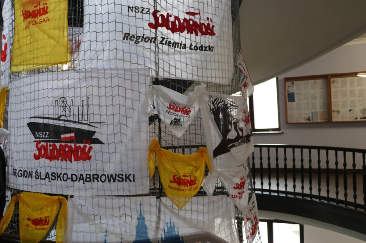 "Jeżeli postulaty pracowników oświaty nie zostaną uwzględnione przez rząd, to w poniedziałek przedstawiciele Solidarności rozpoczną protest głodowy" – poinformował w czwartek szef Sekcji Krajowej Oświaty i Wychowania NSZZ "Solidarność" Ryszard Proksa.