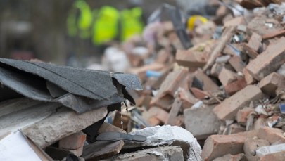 Wałbrzych: Katastrofa budowlana na terenie dawnej fabryki porcelany