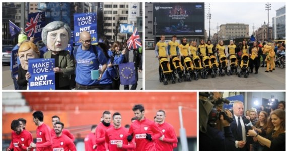 Od zwycięstwa nad Austrią rozpoczęli polscy piłkarze walkę o awans na Euro 2020. W Brukseli debatowano o opóźnieniu brexitu, a w Warszawie o podwyżkach dla nauczycieli, którzy grożą strajkiem tuż przed egzaminami gimnazjalnym i ósmoklasisty. W pierwszym dniu kalendarzowej wiosny w pięciu polskich miastach rozdawaliśmy Wam wózki z limitowanej edycji RMF FM! Zobaczcie podsumowanie najważniejszych informacji dnia!