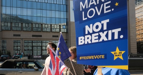 Unijni liderzy uzgodnili w Brukseli porozumienie w sprawie przedłużenia brexitu. Jak poinformował szef Rady Europejskiej Donald Tusk możliwe są dwa scenariusze wyjścia Wielkiej Brytanii z Unii Europejskiej.