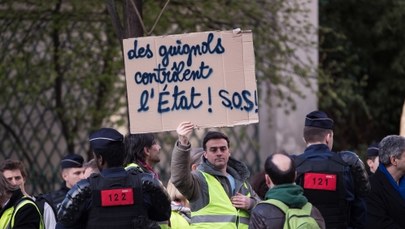 Paryż: W obawie przed "żółtymi kamizelkami" policja zakazuje demonstracji