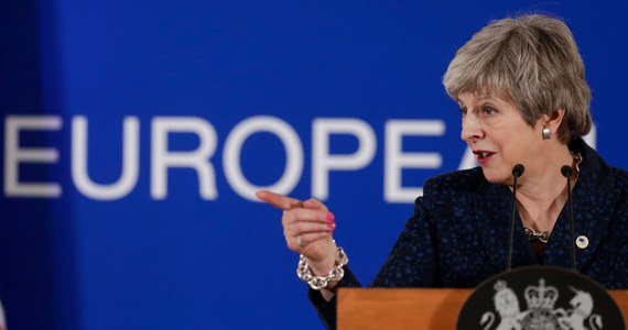 Brytyjska premier Theresa May napisała w piątek w liście do posłów, że w razie braku ich poparcia może zrezygnować z ponownego głosowania nad projektem umowy wyjścia z UE, otwierając drogę do bezumownego opuszczenia Wspólnoty lub długiego opóźnienia brexitu.
