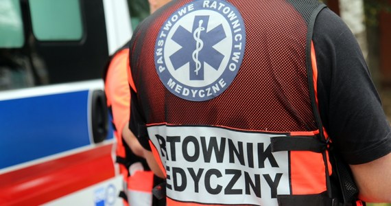 Tragiczny wypadek w Łodzi: dwuletni chłopiec wypadł z okna na 6. piętrze wieżowca. Zmarł w szpitalu.