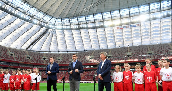 „Jestem przekonany, że za 5-10 lat będziemy w stanie osiągać sukcesy w Lidze Mistrzów, w piłkarskich mistrzostwach świata i Europy” - ocenił premier Mateusz Morawiecki. Dodał, że we współpracy z PZPN można stworzyć "machinę" szkolenia polskich piłkarzy.