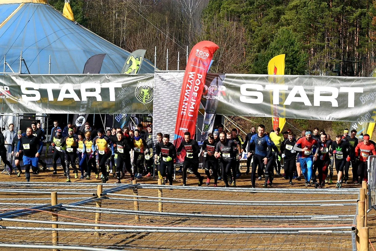 W Gdyni rozpoczęliśmy w ten weekend sezon przeszkodowych biegów terenowych. Ponad 600 zawodników znalazło się na listach startowych "Chlupotu w Butach" z RMF FM. Hasło: Run Mud Fun, czyli bieg, błoto i dobra zabawa!