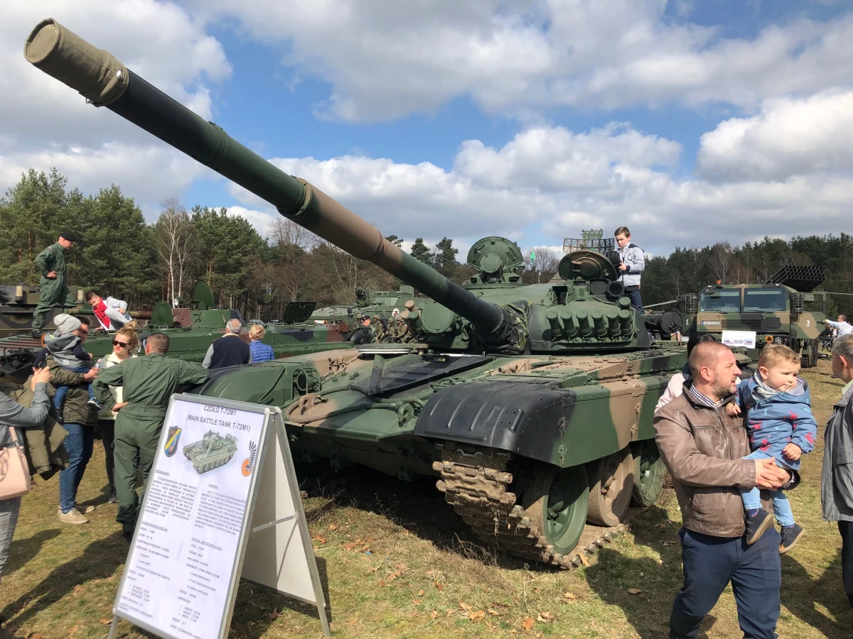 Na sportowo, muzycznie, z żywą lekcją historii i uroczystym apelem pamięci. Tak wyglądały kilkudniowe obchody 75. rocznicy wydarzenia, które rozsławiło lubuski Żagań na cały świat. Chodzi o Wielką Ucieczkę, czyli wyjątkowy wyczyn grupy 76 jeńców (głównie lotników alianckich), którzy w nocy 24 na 25 marca 1944 roku uciekli z niewoli przez wykopany własnymi siłami tunel. Z tej grupy ocalało tylko trzech uciekinierów. Resztę złapali i pozbawili życia żołnierze III Rzeszy. 