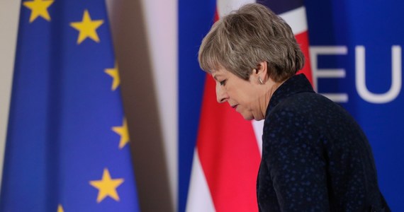 Brytyjski dziennik "The Sun" poinformował, że premier Wielkiej Brytanii Theresa May w poniedziałek ogłosi ustąpienie ze swojego stanowiska jak tylko zatwierdzone zostanie przez parlament porozumienie z UE o brexicie i Zjednoczone Królestwo opuści Wspólnotę.
