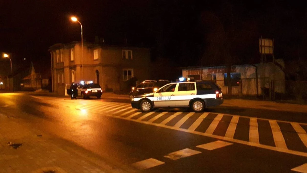 Dwóch 12-letnich chłopców potrąconych na przejściu dla pieszych na ul. Bohaterów Getta w Kamiennej Górze. Dzieci trafiły do szpitali.