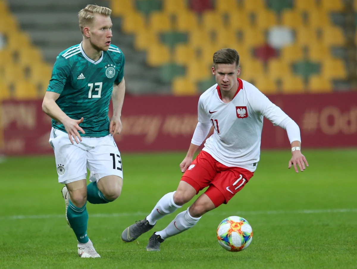 Piłkarska reprezentacja Polski do lat 20 przegrała w Bielsku-Białej z Niemcami 0:2 (0:1) w spotkaniu towarzyskim. To był ostatni sprawdzian drużyny budowanej przez trenera Jacka Magierę na tegoroczne mistrzostwa świata w Polsce.