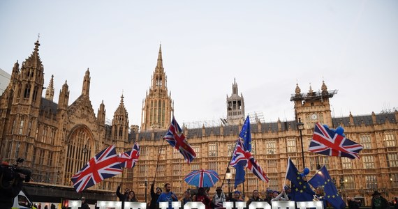 Rząd Wielkiej Brytanii planuje przeprowadzenie w piątek debaty w Izbie Gmin na temat wyjścia kraju z UE z opcją kolejnego głosowania w tej sprawie.