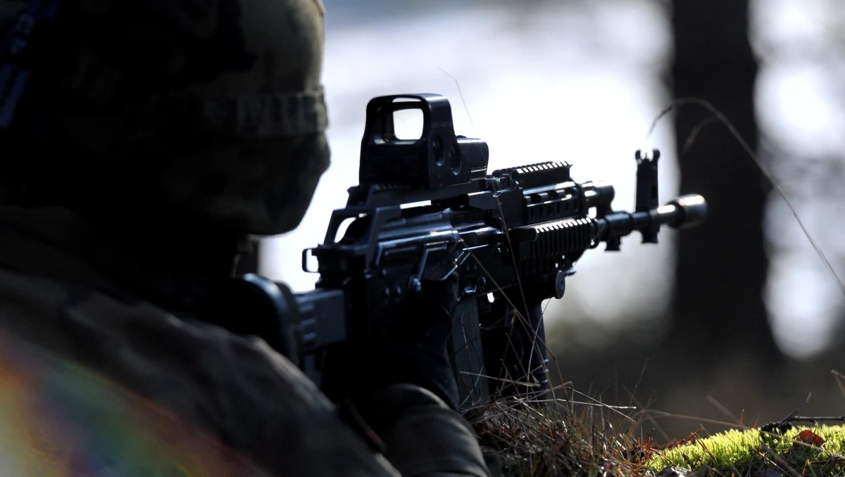 Sąd Okręgowy w Warszawie w poniedziałek 25 marca w całości oddalił powództwo weterana z Afganistanu Mariusza Mańczaka z uwagi na przedawnienie – informuje Onet. Mariusz Mańczak jest jednym z zaledwie dziewięciu polskich weteranów z Afganistanu, których uszczerbek na zdrowiu lekarze wyliczyli na 100 proc. lub więcej.