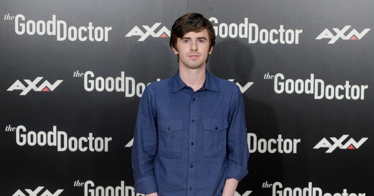 O serialu"The Good Doctor", współpracy z twórcą "Dr House'a" oraz o tym, dlaczego przyjął rolę Shauna Murphy'ego rozmawiamy z Freddiem Highmorem, aktorem, który 15 lat temu zagrał w uwielbianym przez miliony widzów filmie "Marzyciel" u boku Johnny'ego Deppa. 