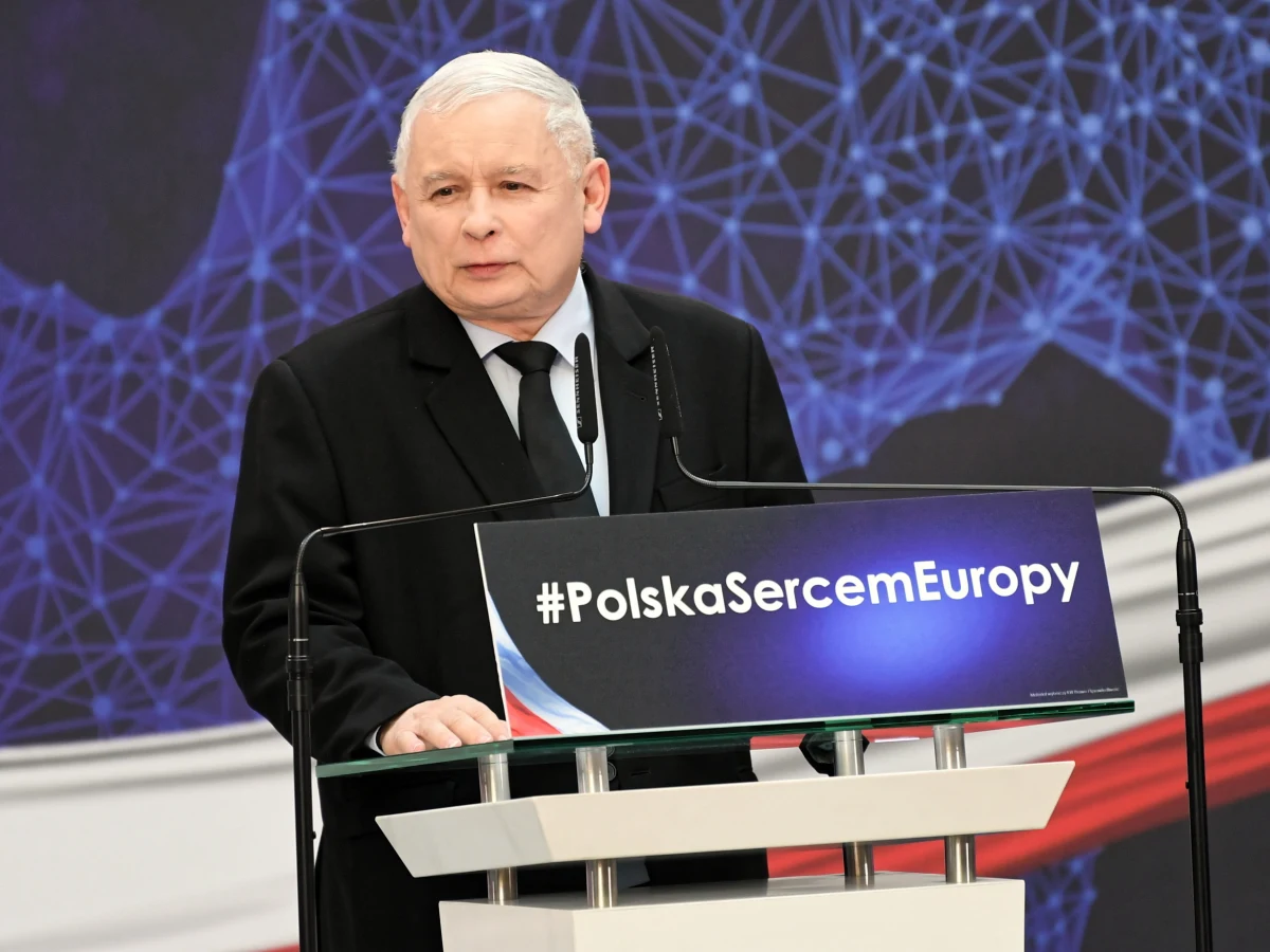 Podczas konwencji regionalnej Prawa i Sprawiedliwości przed wyborami do Parlamentu Europejskiego prezes partii Jarosław Kaczyński zapowiedział, że w Polsce będzie wprowadzona dyrektywa o prawie autorskim w taki sposób, żeby wolność w internecie będzie zachowana. „PiS dokona takiej implementacji dyrektywy o prawie autorskim, że wolność będzie zachowana; dlatego od dzisiaj nie będziemy mówili o "piątce", a "piątce plus"; ten plus to wolność” – powiedział szef PiS.
