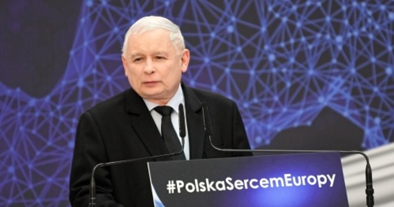 Podczas konwencji regionalnej Prawa i Sprawiedliwości przed wyborami do Parlamentu Europejskiego prezes partii Jarosław Kaczyński zapowiedział, że w Polsce będzie wprowadzona dyrektywa o prawie autorskim w taki sposób, żeby wolność w internecie będzie zachowana. „PiS dokona takiej implementacji dyrektywy o prawie autorskim, że wolność będzie zachowana; dlatego od dzisiaj nie będziemy mówili o "piątce", a "piątce plus"; ten plus to wolność” – powiedział szef PiS.