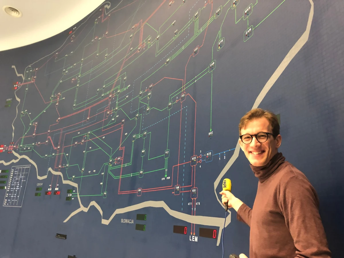 W Twoim Niesamowitym Miejscu w RMF FM zwiedzaliśmy Krajową Dyspozycję Mocy. To wielki podziemny bunkier, w którym dwadzieścia cztery godziny na dobę, siedem dni w tygodniu, 365 dni w roku kontroluje się, jak przez Polskę płynie prąd - wprost do naszych gniazdek. 