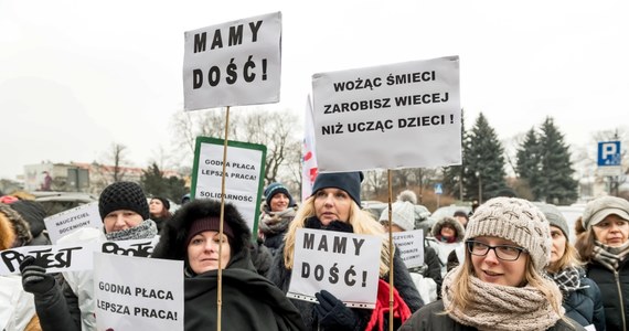 Według danych przekazanych przez kuratorów oświaty od dyrektorów, tych szkół, w których przeprowadzono referenda strajkowe wynosi 58,7 proc. – informuje Ministerstwo Edukacji Narodowej.