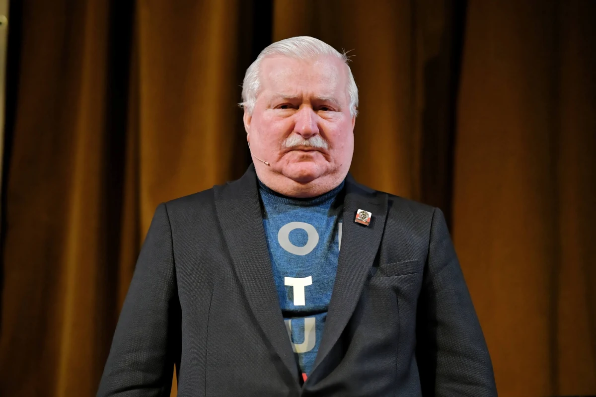 Lech Wałęsa - odnosząc się do swojej wypowiedzi ze spotkania w Krośnie - nie zaprzecza, że dopuszcza możliwość kontaktu z cywilizacjami stojącymi na znacznie wyższym poziomie rozwoju. 