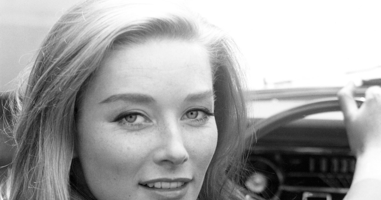 Tania Mallet, brytyjska modelka i aktorka, najbardziej znana z roli dziewczyny Bonda w filmie "Goldfinger", nie żyje. Zmarła 30 marca 2019 roku w wieku 77 lat.